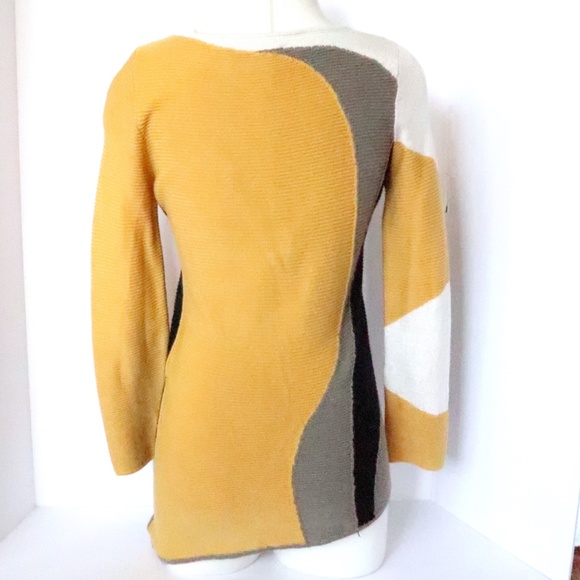 Asymmetrical color blocked tunic length sweater - Picture 2 of 8